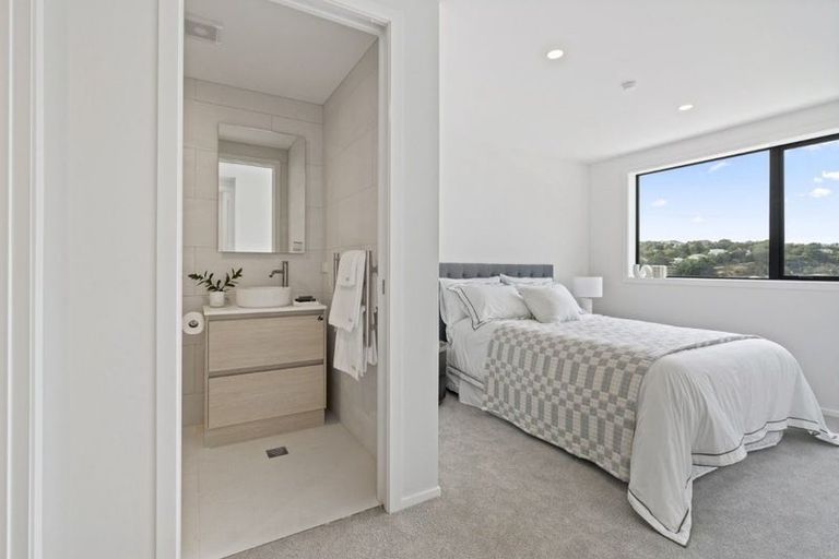 Photo of property in 115 Tiketike Way, Brooklyn, Wellington, 6021