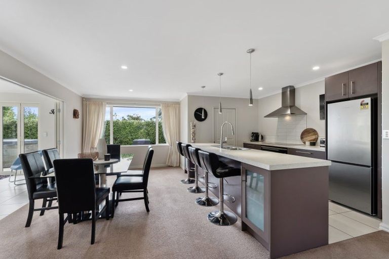 Photo of property in 11 Hoihere Place, Parklands, Christchurch, 8083