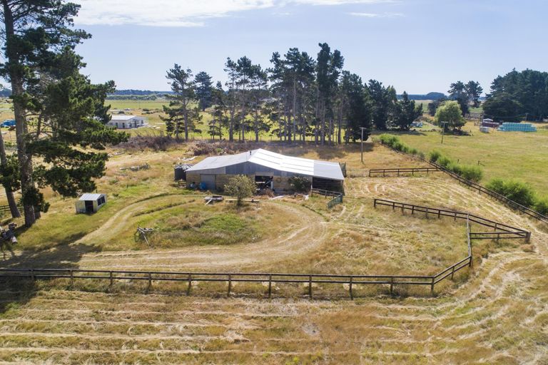 Photo of property in 35 Rangiotu Road, Himatangi, Palmerston North, 4477