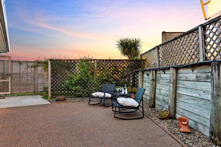 Photo of property in 20 Meadowviews Drive, Welcome Bay, Tauranga, 3112