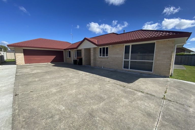Photo of property in 54 Geneva Terrace, Kelvin Grove, Palmerston North, 4414