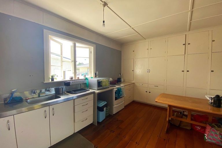 Photo of property in 1 Henderson Street, Dannevirke, 4930