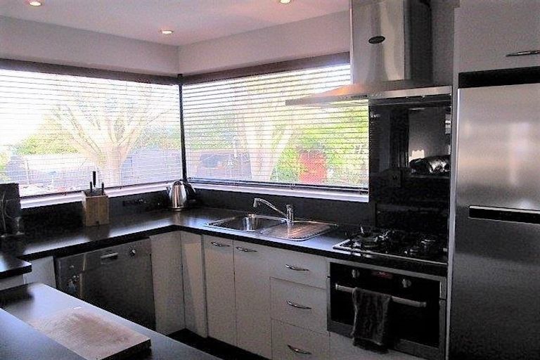 Photo of property in 8 Lomond Place, Woolston, Christchurch, 8062