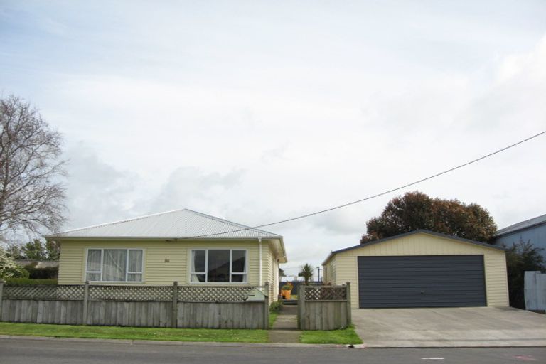 Photo of property in 20 Richmond Street, Inglewood, 4330