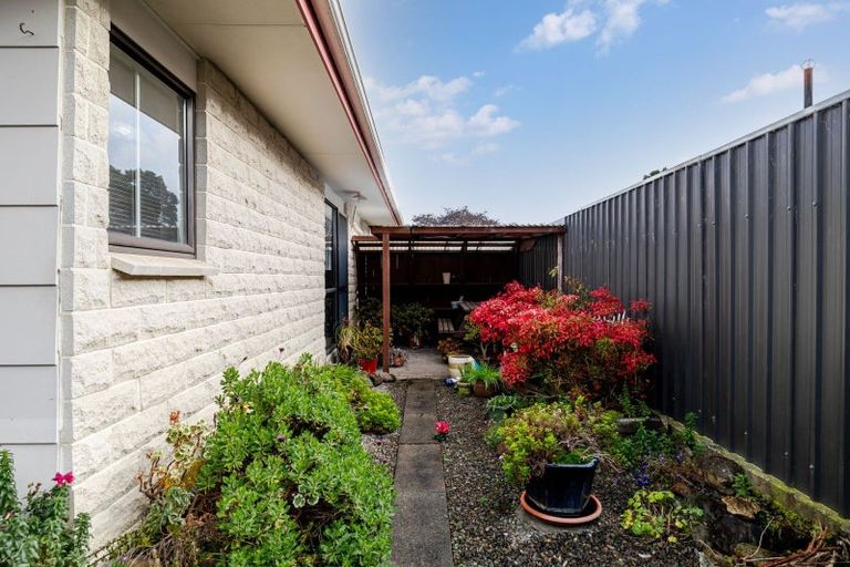 Photo of property in 1 Pinedale Parade, Milson, Palmerston North, 4414