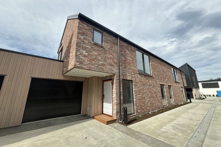 Photo of property in 2/62 Derby Street, St Albans, Christchurch, 8014