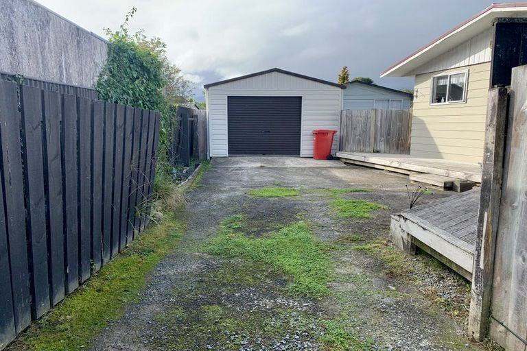 Photo of property in 50b Hartford Crescent, Totara Park, Upper Hutt, 5018