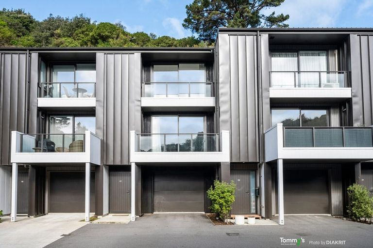 Photo of property in 17 Rua Kai Way, Brooklyn, Wellington, 6021