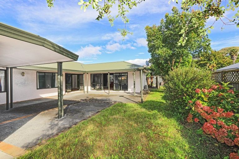 Photo of property in 5 Pukekura Place, Taradale, Napier, 4112
