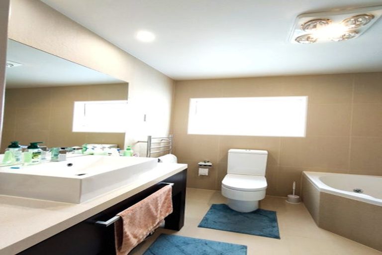 Photo of property in 90 Oakway Drive, Schnapper Rock, Auckland, 0632