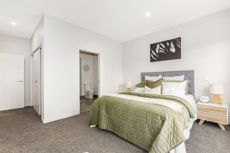 Photo of property in 1b Wai-iti Crescent, Woburn, Lower Hutt, 5010