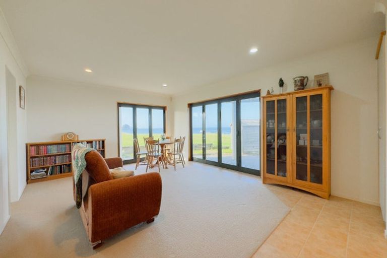 Photo of property in 5 Kon Tiki Road, Whiritoa, Whangamata, 3691