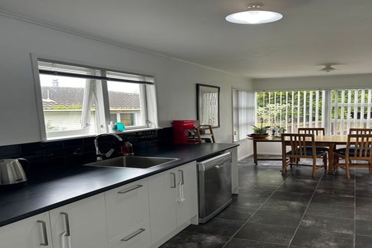 Photo of property in 7 Hobart Crescent, Wattle Downs, Auckland, 2103