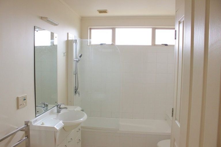 Photo of property in 12 Albizia Avenue, Henderson, Auckland, 0612