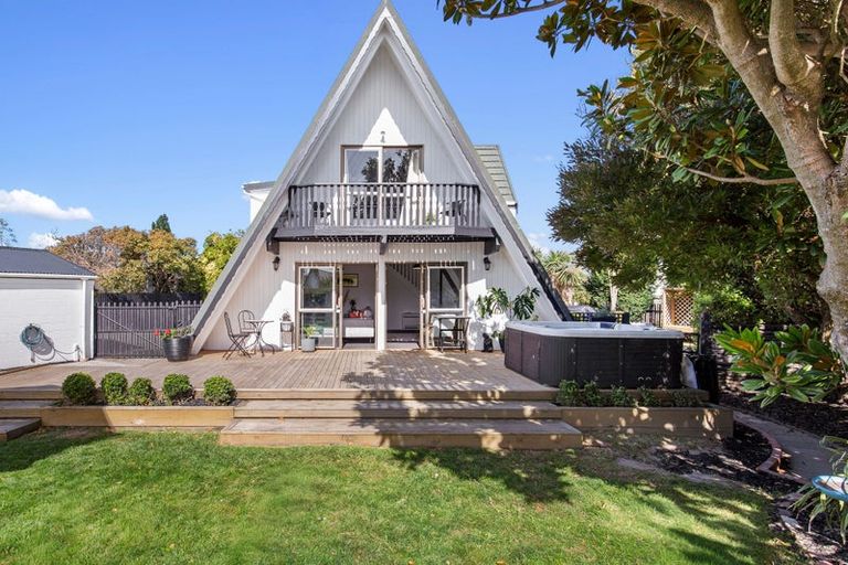 Photo of property in 6a Hurst Place, Parklands, Christchurch, 8083