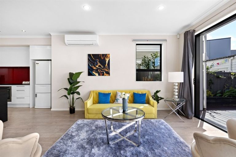 Photo of property in 4 Kotuku Lane, Hobsonville, Auckland, 0616