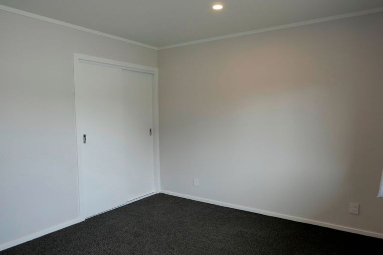 Photo of property in 50 Queens Road, Glen Avon, New Plymouth, 4312