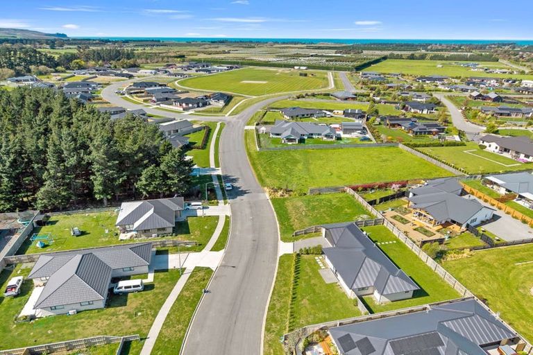 Photo of property in 31 Kingfisher Avenue, Amberley, 7410