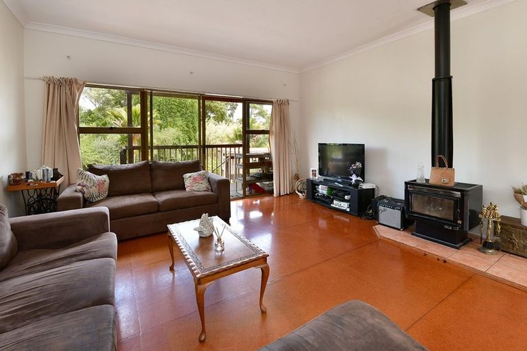 Photo of property in 119 Awaroa Road, Helensville, 0800
