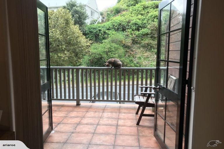 Photo of property in 18 Melrose Road, Island Bay, Wellington, 6023