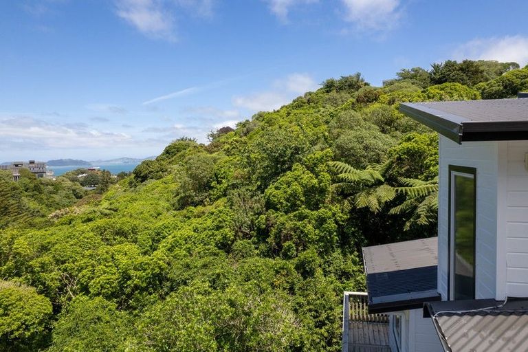 Photo of property in 51b Maungaraki Road, Korokoro, Lower Hutt, 5012