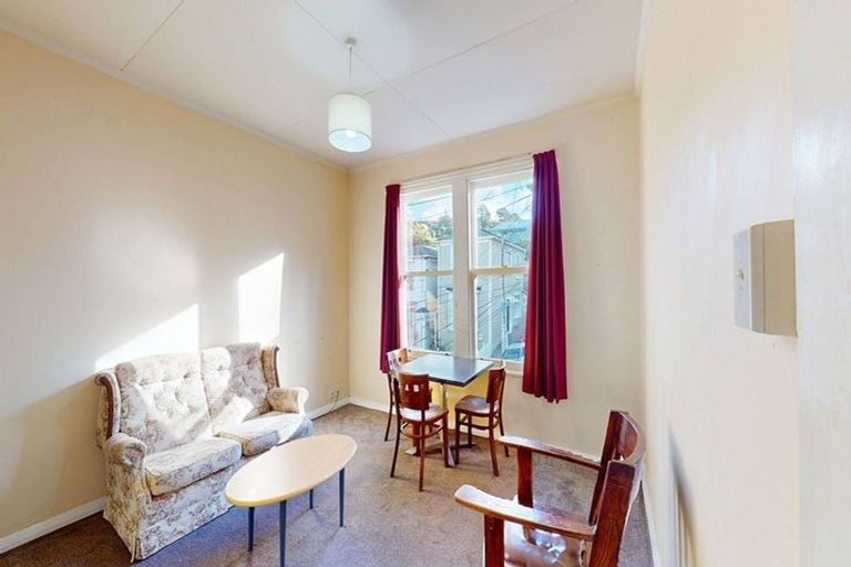 Photo of property in 6 Devon Street, Aro Valley, Wellington, 6021