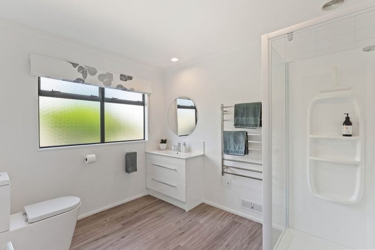 Photo of property in 30 Awanui Drive, Waikanae, 5036