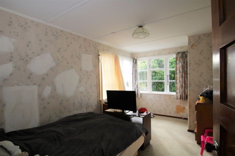 Photo of property in 30 Goldsmith Crescent, Levin, 5510