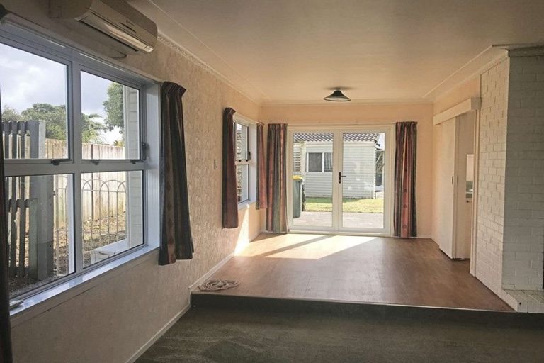 Photo of property in 11 Walworth Avenue, Pakuranga Heights, Auckland, 2010