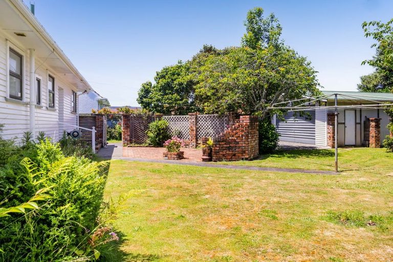 Photo of property in 5 Wera Street, Hawera, 4610