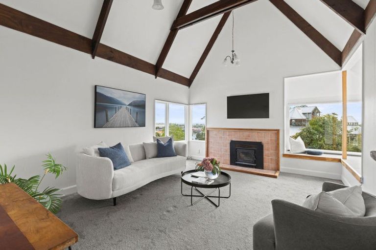 Photo of property in 20 Shakespeare Road, Bastia Hill, Whanganui, 4500