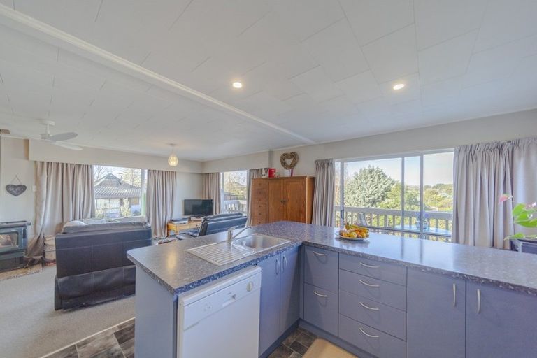 Photo of property in 10 Leeton Drive, Waipukurau, 4200