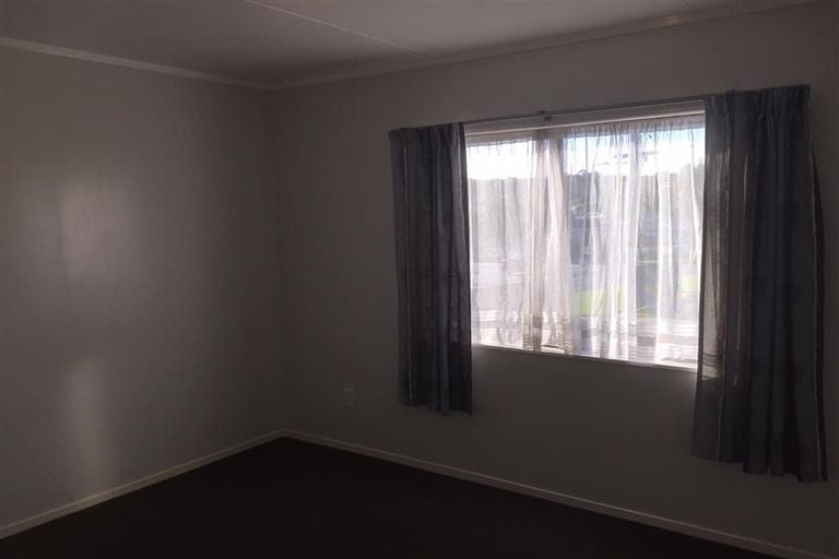 Photo of property in 2/195 Rathgar Road, Henderson, Auckland, 0610