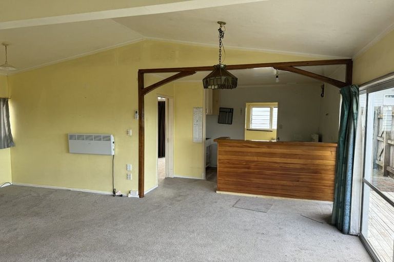 Photo of property in 31 Fairclough Road, Beach Haven, Auckland, 0626