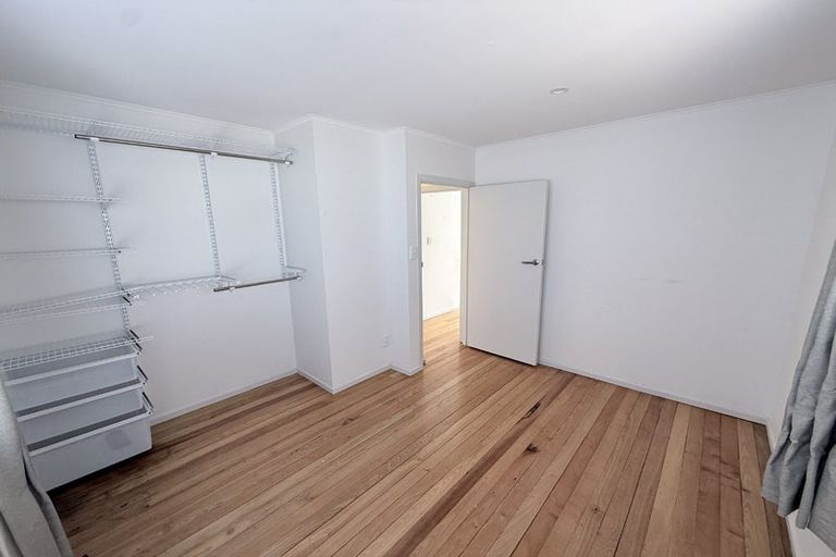 Photo of property in 1/3 Hauraki Crescent, Pinehill, Auckland, 0632