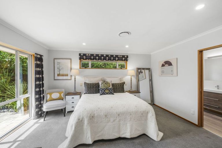 Photo of property in 15 Wardour Mews, Avonhead, Christchurch, 8042