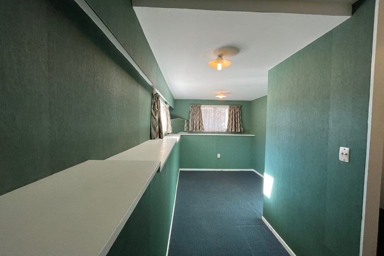 Photo of property in 16 Carlton Terrace, Westown, New Plymouth, 4310