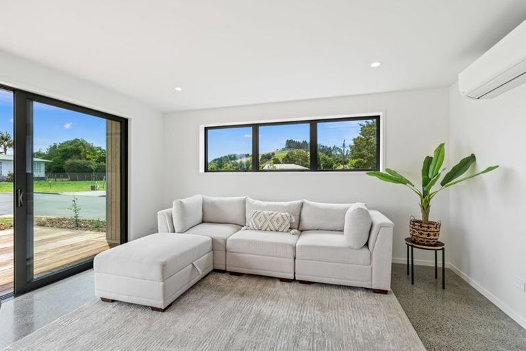 Photo of property in 1 Cherry Tree Lane, Glenbervie, 0173