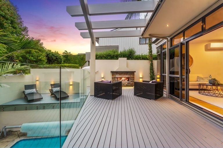 Photo of property in 1a Whitby Crescent, Mairangi Bay, Auckland, 0630