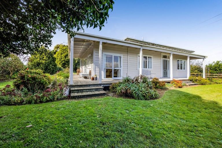 Photo of property in 724 Ararata Road, Ararata, Hawera, 4674