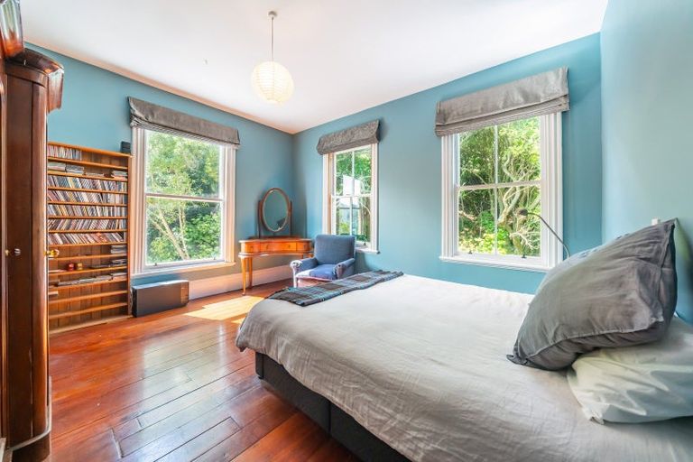Photo of property in 55 Paremata Road, Paremata, Porirua, 5024