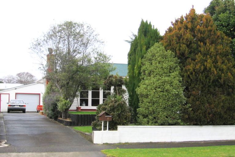 Photo of property in 12 Galway Avenue, Hokowhitu, Palmerston North, 4410