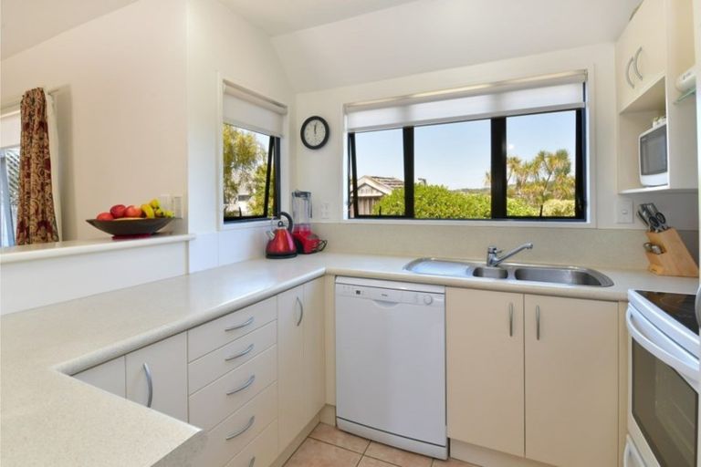 Photo of property in 13a Joydon Place, Stanmore Bay, Whangaparaoa, 0932
