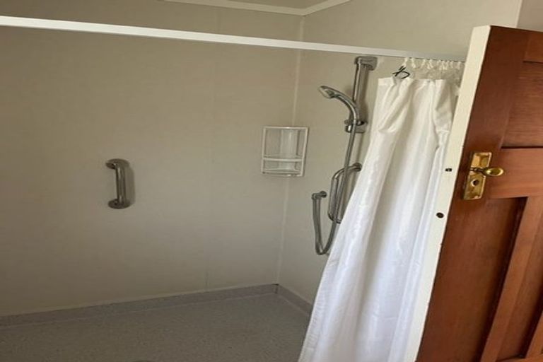 Photo of property in 297 The Parade, Island Bay, Wellington, 6023