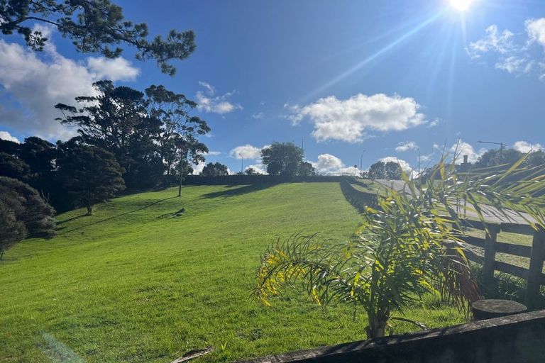 Photo of property in 6 Matheson Road, Red Beach, 0932