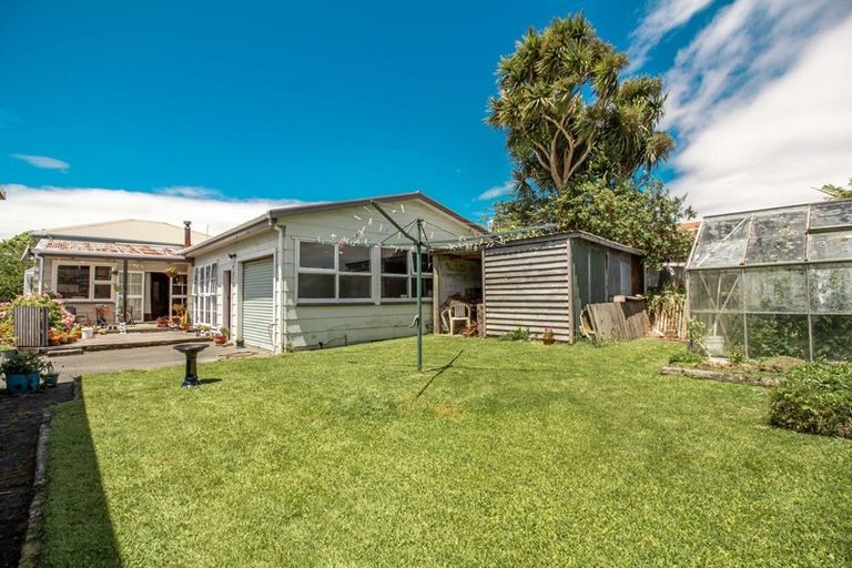 Photo of property in 126 Queen Street, Westport, 7825