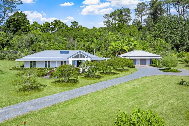 Photo of property in 215 Kaipara Flats Road, Warkworth, 0981