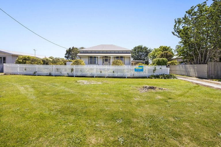 Photo of property in 47 Patu-kukupa Street, Manaia, 4612