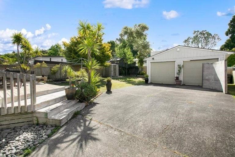 Photo of property in 42 Hilling Street, Titirangi, Auckland, 0604
