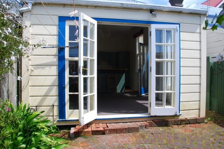 Photo of property in 19 Wright Street, Mount Cook, Wellington, 6021